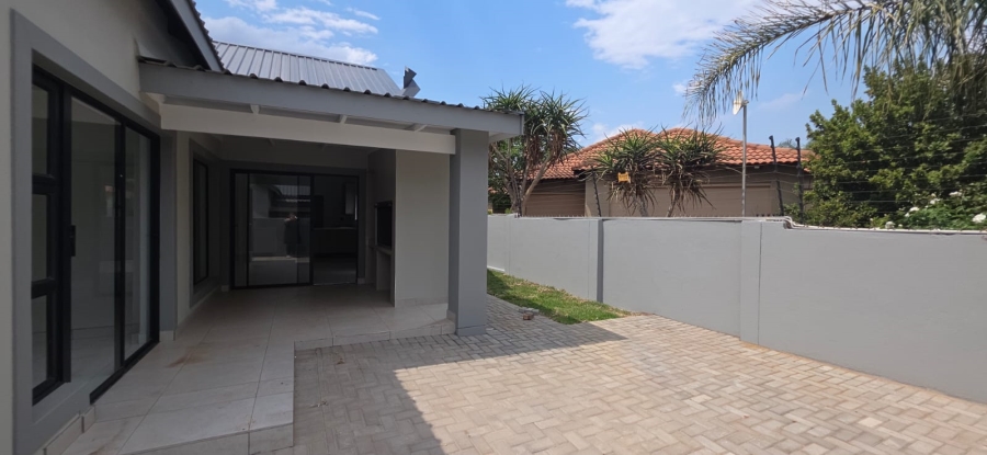 To Let 3 Bedroom Property for Rent in Melodie North West